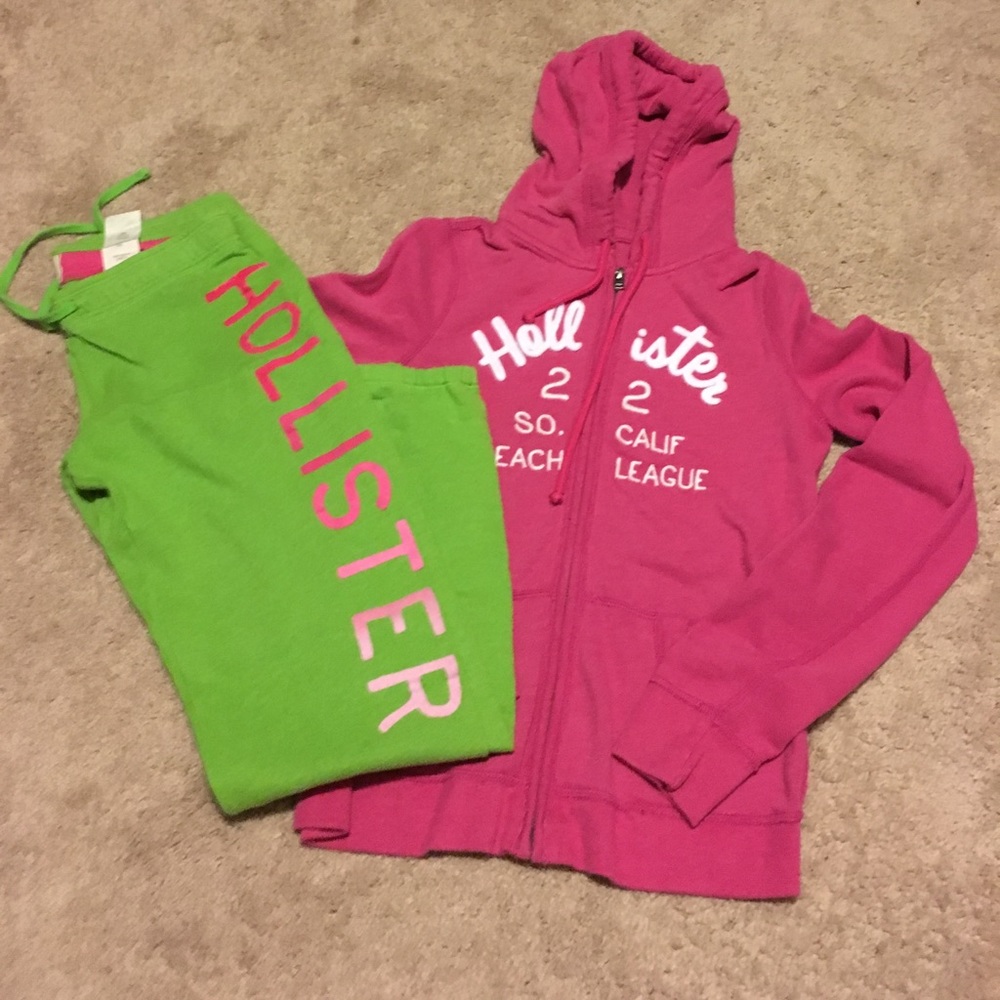 Hollister sweat outfit size XS pants S jacket.